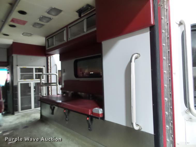 image for item DC1248 2000 Ford Econoline E450 Super Duty ambulance