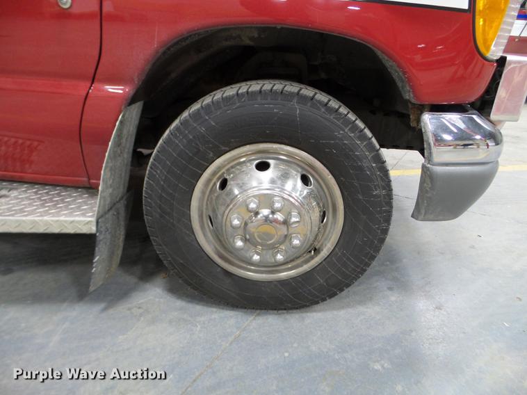 image for item DC1248 2000 Ford Econoline E450 Super Duty ambulance