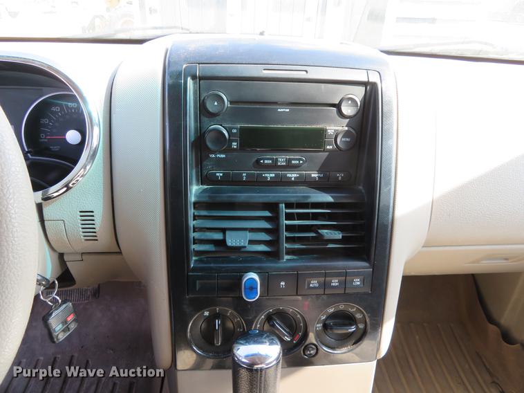 image for item DD6922 2007 Ford Explorer SUV