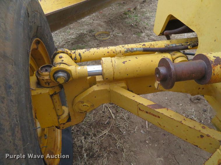 image for item DD6927 1995 Galion Dresser 850 motor grader