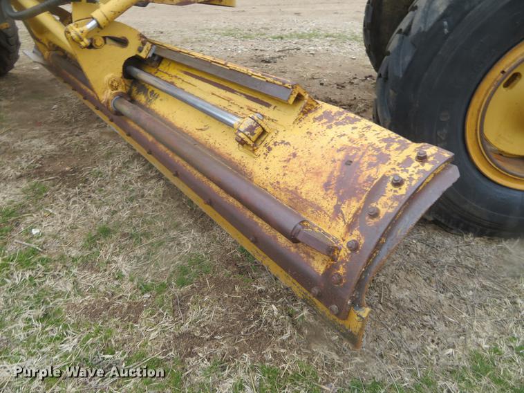 image for item DD6927 1995 Galion Dresser 850 motor grader