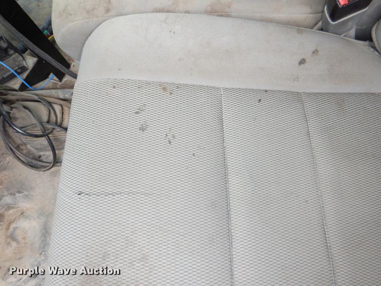 image for item DE0012 2007 Ford F450 Super Duty XL Crew Cab dump bed pickup truck