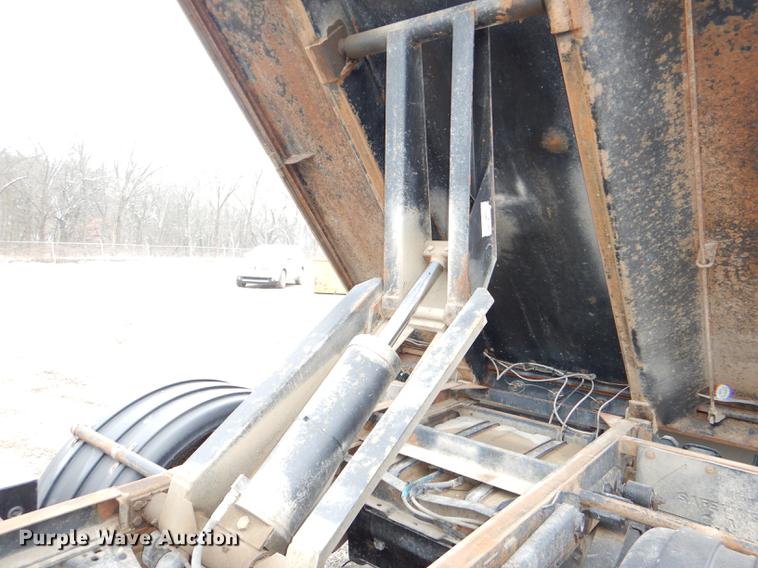 image for item DE0012 2007 Ford F450 Super Duty XL Crew Cab dump bed pickup truck