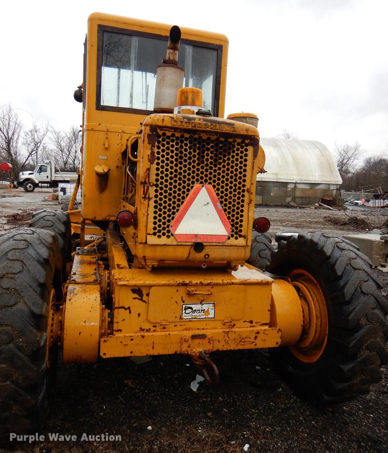 image for item DE0025 1972 Caterpillar 112F rigid frame motor grader