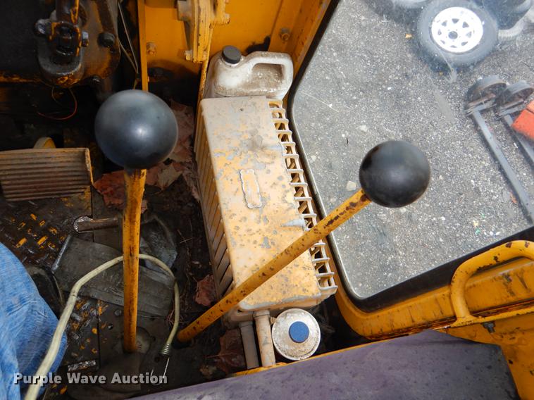 image for item DE0025 1972 Caterpillar 112F rigid frame motor grader