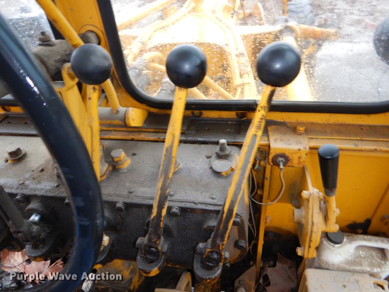 image for item DE0025 1972 Caterpillar 112F rigid frame motor grader