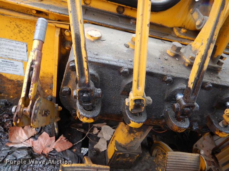 image for item DE0025 1972 Caterpillar 112F rigid frame motor grader