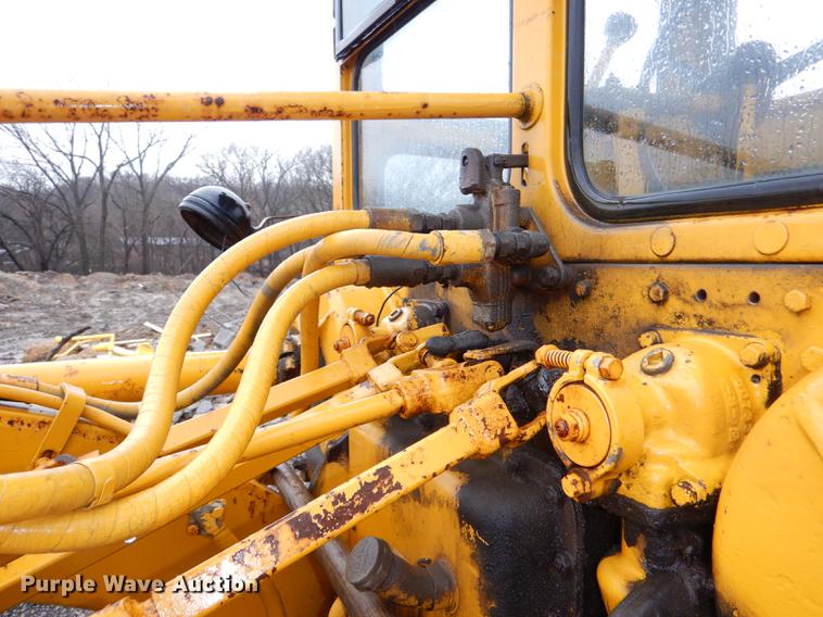 image for item DE0025 1972 Caterpillar 112F rigid frame motor grader