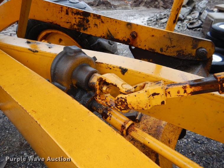 image for item DE0025 1972 Caterpillar 112F rigid frame motor grader