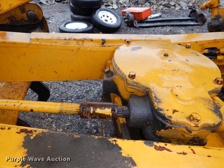 image for item DE0025 1972 Caterpillar 112F rigid frame motor grader