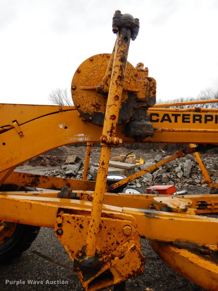 image for item DE0025 1972 Caterpillar 112F rigid frame motor grader