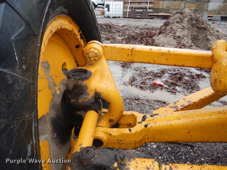 image for item DE0025 1972 Caterpillar 112F rigid frame motor grader