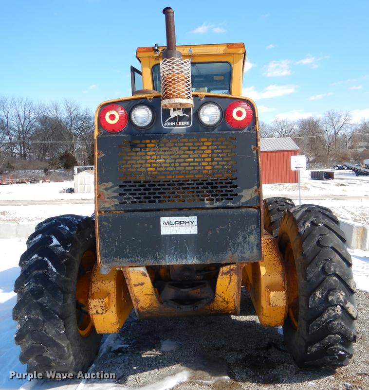 image for item DE0142 1984 John Deere 670A motor grader