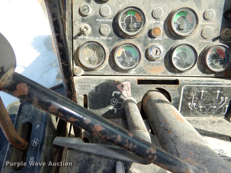 image for item DE0142 1984 John Deere 670A motor grader