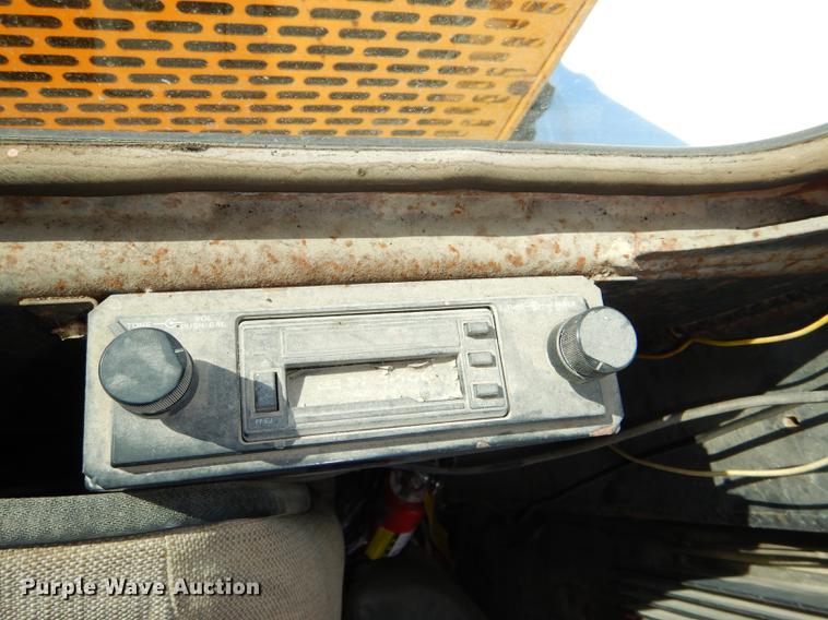 image for item DE0142 1984 John Deere 670A motor grader