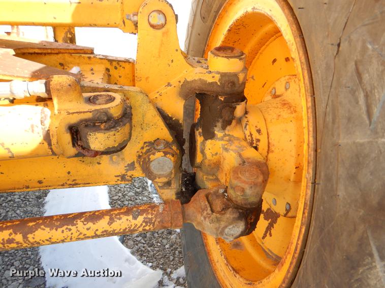 image for item DE0142 1984 John Deere 670A motor grader