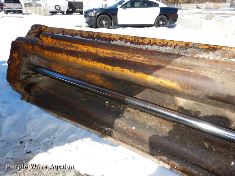 image for item DE0142 1984 John Deere 670A motor grader