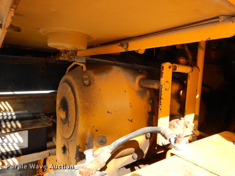 image for item DE0142 1984 John Deere 670A motor grader