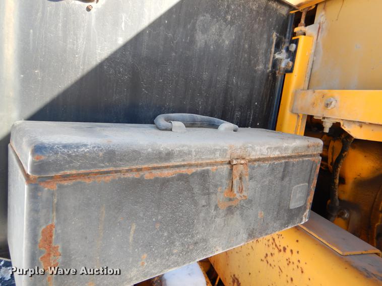 image for item DE0142 1984 John Deere 670A motor grader