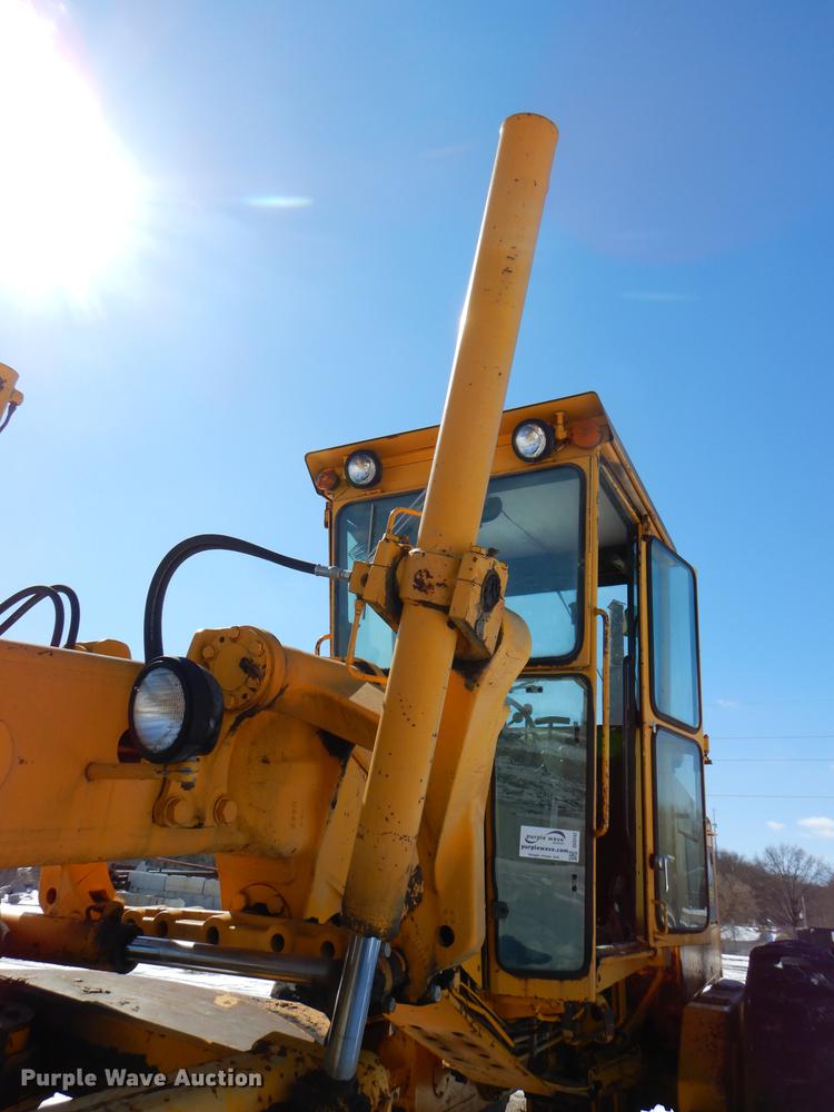 image for item DE0142 1984 John Deere 670A motor grader