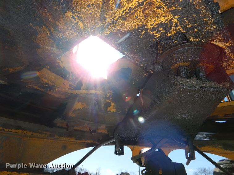 image for item DE0142 1984 John Deere 670A motor grader