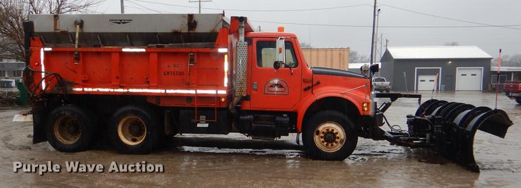 image for item DE0154 1993 International 4900 dump truck