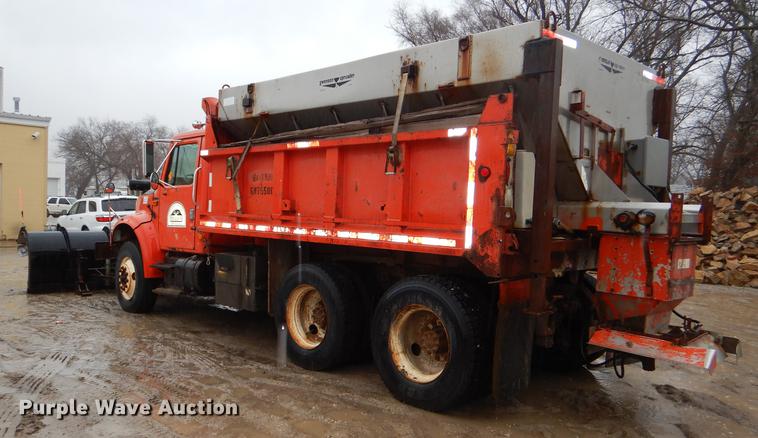 image for item DE0154 1993 International 4900 dump truck
