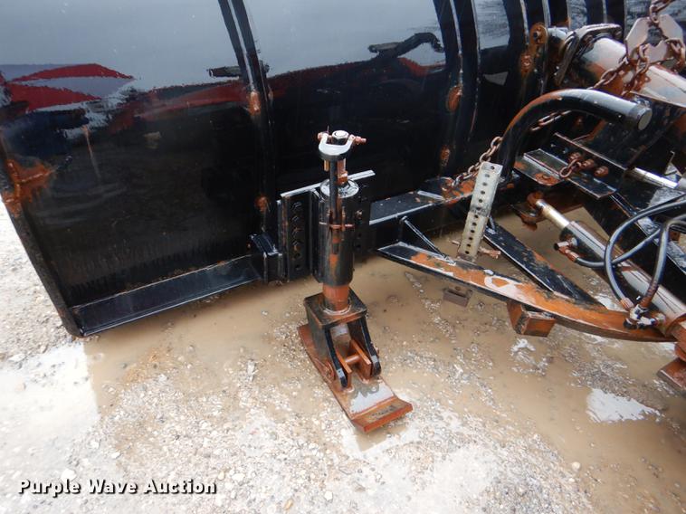 image for item DE0154 1993 International 4900 dump truck