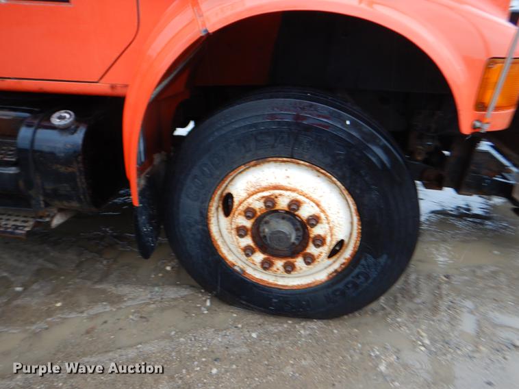 image for item DE0154 1993 International 4900 dump truck