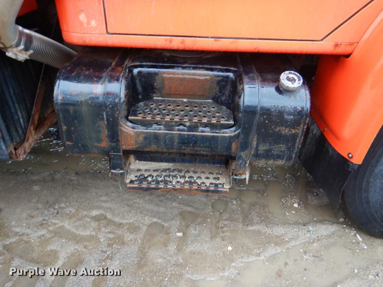 image for item DE0154 1993 International 4900 dump truck