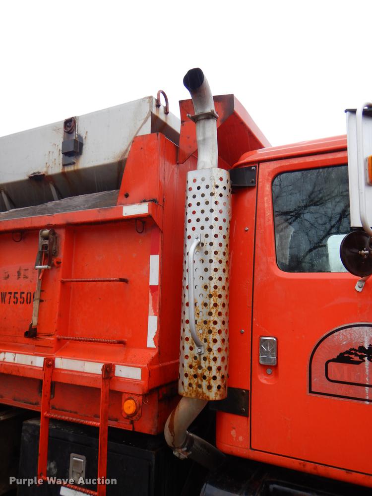 image for item DE0154 1993 International 4900 dump truck