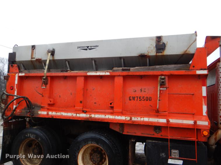 image for item DE0154 1993 International 4900 dump truck