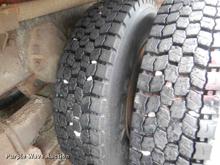 image for item DE0154 1993 International 4900 dump truck