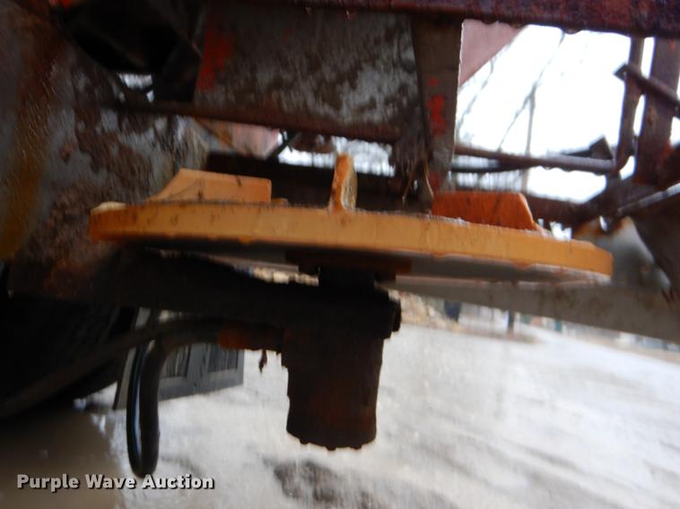image for item DE0154 1993 International 4900 dump truck