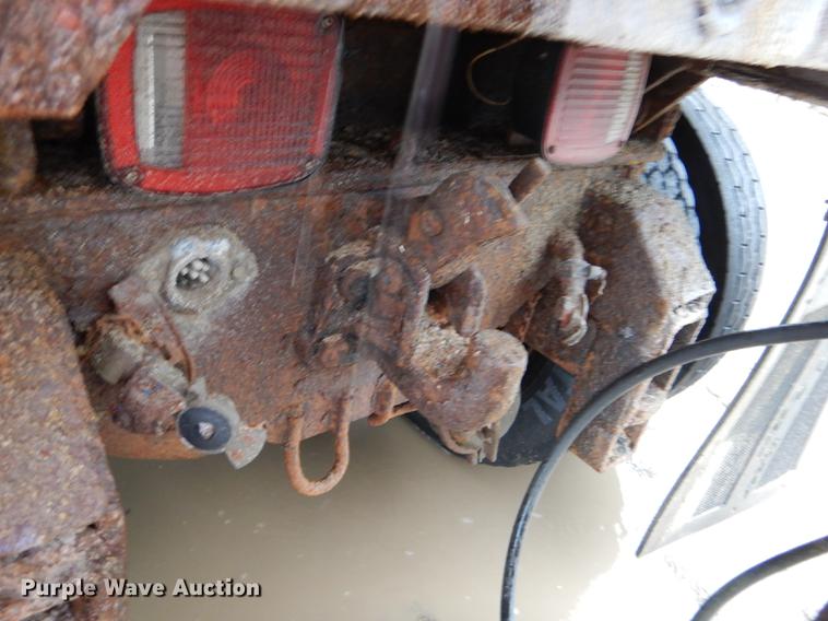 image for item DE0154 1993 International 4900 dump truck