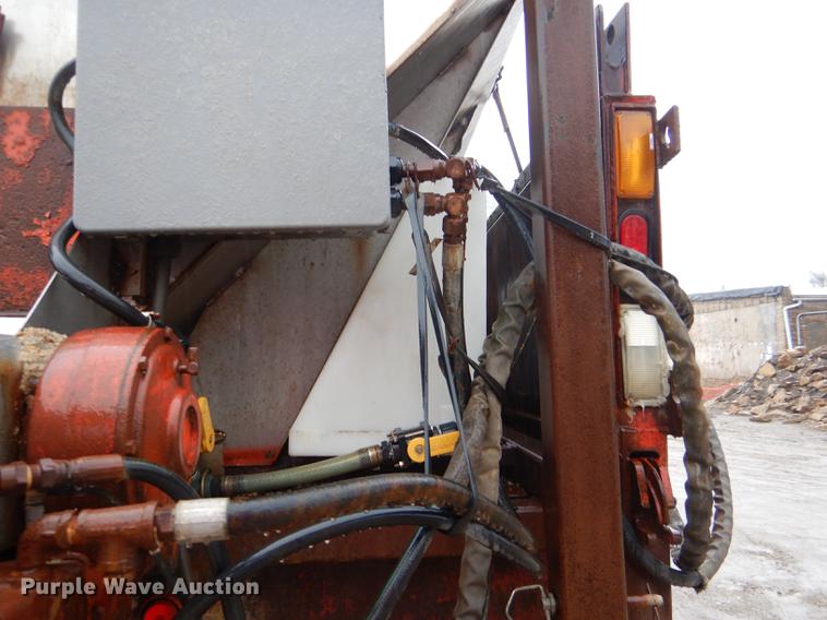 image for item DE0154 1993 International 4900 dump truck