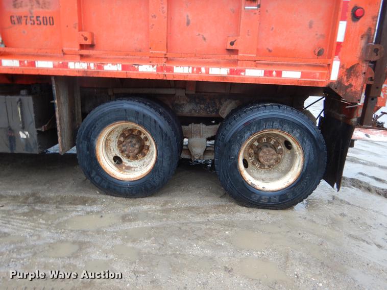 image for item DE0154 1993 International 4900 dump truck