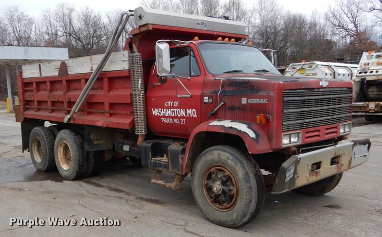 image for item DE6043 1987 Chevrolet C70 dump truck