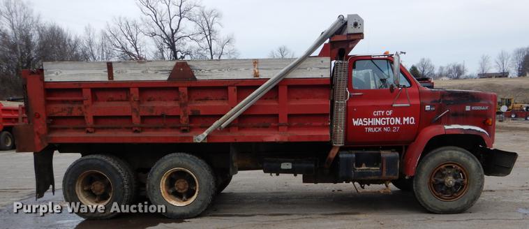 image for item DE6043 1987 Chevrolet C70 dump truck