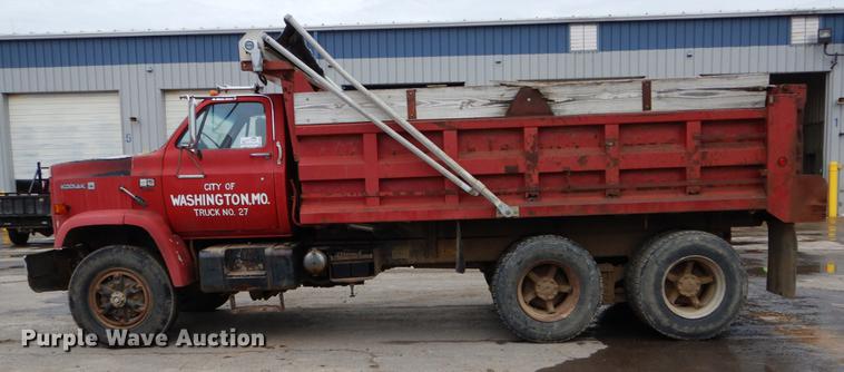 image for item DE6043 1987 Chevrolet C70 dump truck