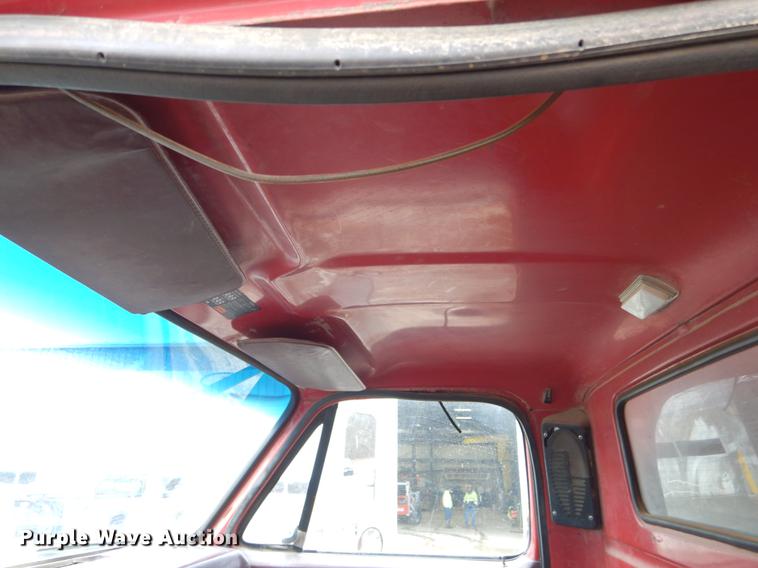 image for item DE6043 1987 Chevrolet C70 dump truck