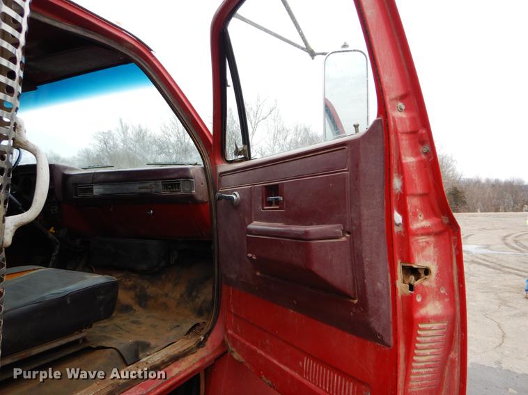 image for item DE6043 1987 Chevrolet C70 dump truck