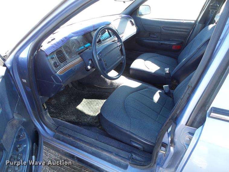 image for item DF2968 1995 Ford Crown Victoria Police Interceptor