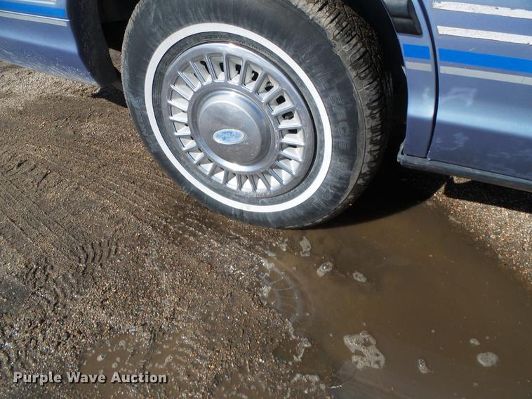 image for item DF2968 1995 Ford Crown Victoria Police Interceptor