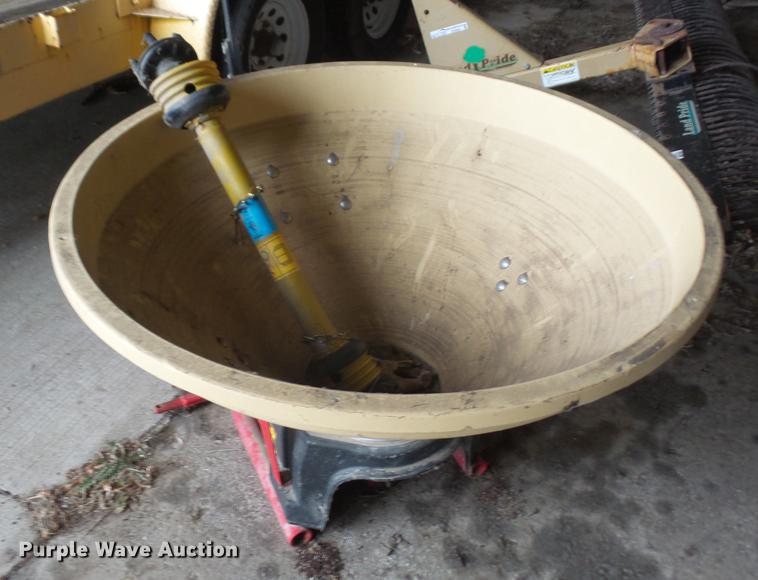 image for item DF7660 2008 Vicon PS203 spreader