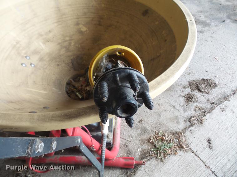 image for item DF7660 2008 Vicon PS203 spreader