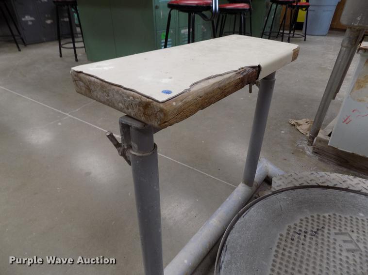 image for item DY9206 Lockerbie K kick wheel