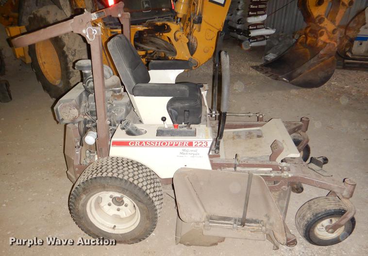 image for item EA9194 Grasshopper 223 ZTR lawn mower