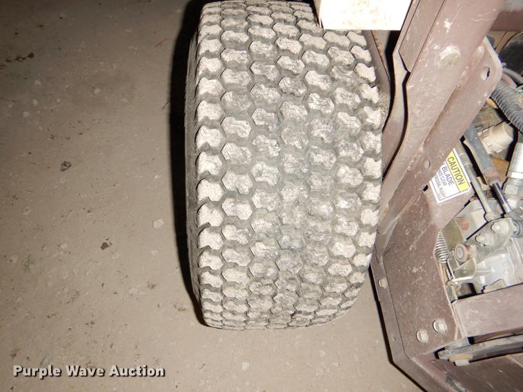 image for item EA9194 Grasshopper 223 ZTR lawn mower