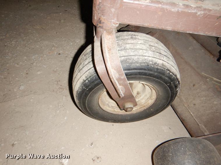 image for item EA9194 Grasshopper 223 ZTR lawn mower